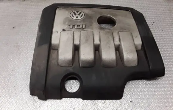 Volkswagen PASSAT B6 Engine cover (trim) 