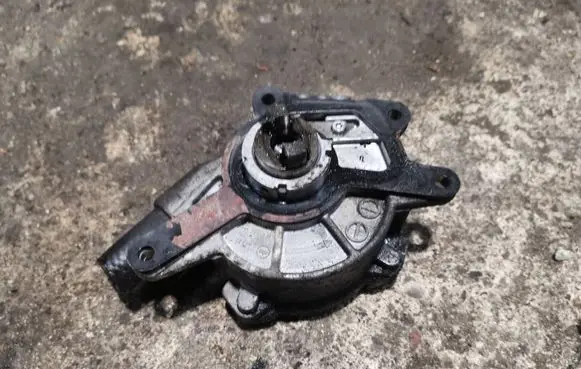Chrysler 300 - 300C Vacuum pump
