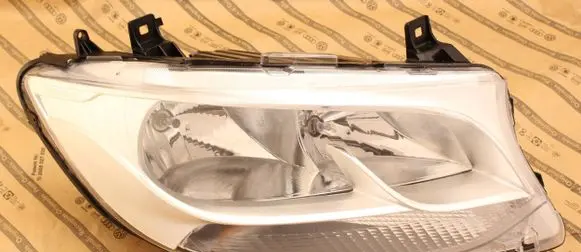 Mercedes-Benz Sprinter W907 W910 Headlight/headlamp A9109060100