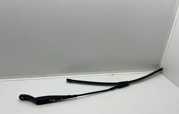 Citroen C3 Aircross Front wiper blade arm 39079979