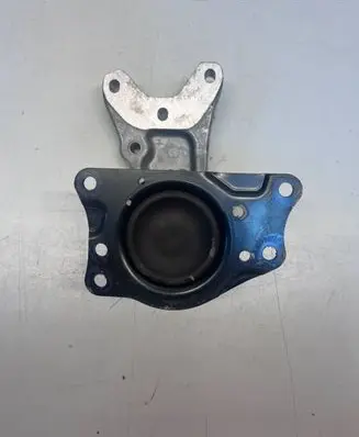 Seat Ibiza IV (6J,6P) Engine mount bracket 6Q0199185S