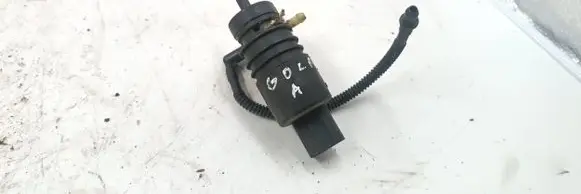 Volkswagen Golf IV Windscreen/windshield washer pump
