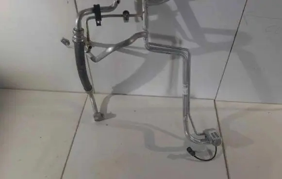 Tesla Model X Air conditioning (A/C) pipe/hose 104626500D 09042017