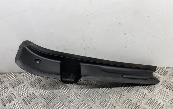 Mercedes-Benz C W204 Other trunk/boot trim element 2046931833