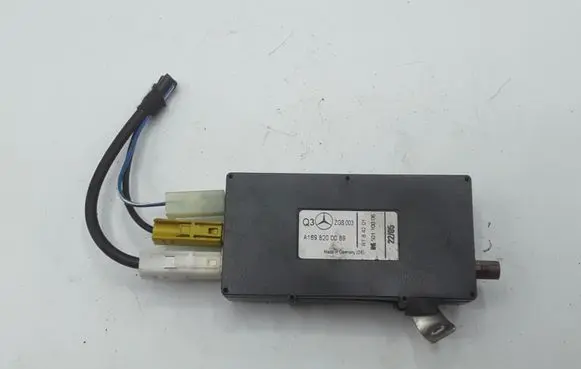 Mercedes-Benz A W169 Aerial antenna amplifier A1698200089 50110006 RT84201