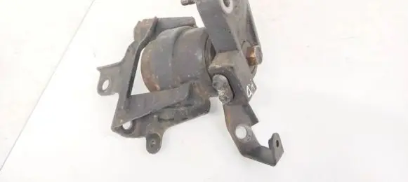 Toyota Avensis T250 Engine mount bracket