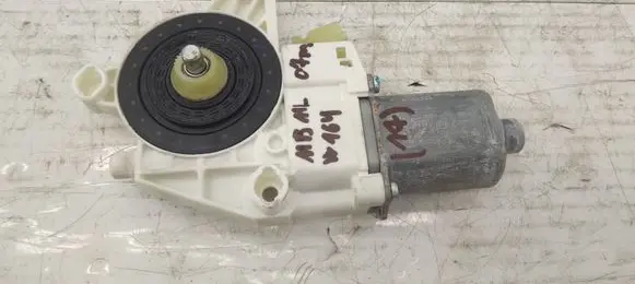 Mercedes-Benz ML W164 Front door window regulator motor A2518200842