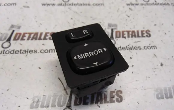 Toyota Corolla Verso AR10 Wing mirror switch 183574