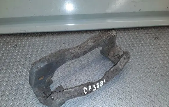 Iveco Daily 35.8 - 9 Front Brake Caliper Pad/Carrier 