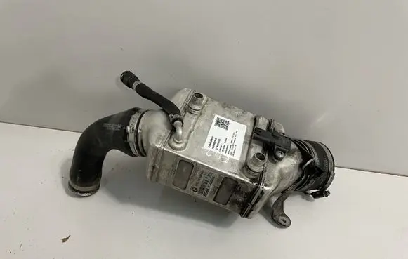 BMW 7 F01 F02 F03 F04 Intercooler radiator 7575404