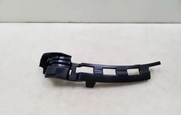 Mercedes-Benz GLA W156 Front bumper mounting bracket A1568851821