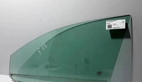 Volvo V70 Front door window glass four-door