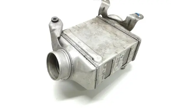 BMW 7 F01 F02 F03 F04 Intercooler radiator 17517575405 06117575403