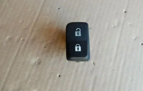 Volvo V50 Central locking switch button 30669957 40445