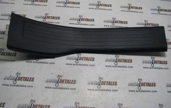Mercedes-Benz GL X164 Rear sill trim cover A1646801135