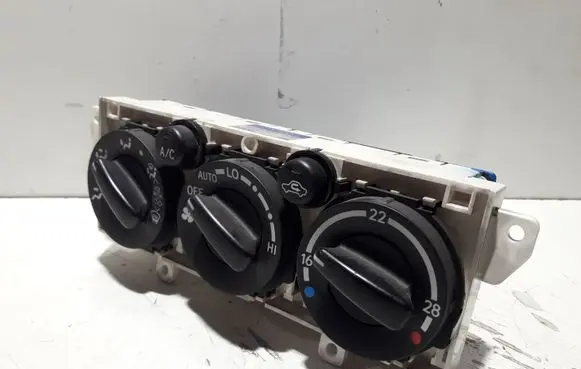 Toyota Avensis T220 Climate control unit