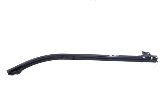 Mercedes-Benz Vito Viano W447 Sliding door middle roller runner A4477660737