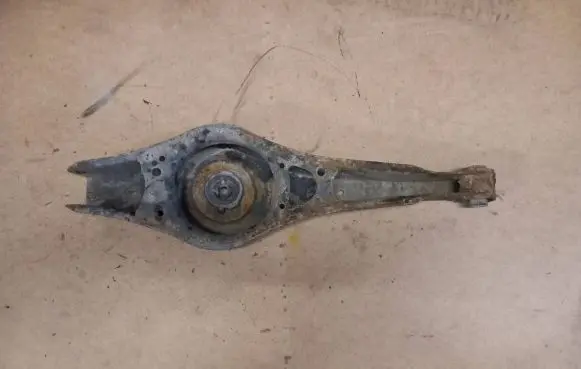 Rear upper control arm/wishbone