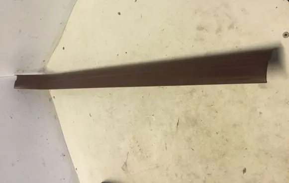 Sill/side skirt trim