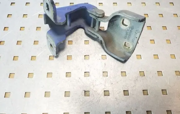 Opel Vivaro Front door upper hinge 311772G