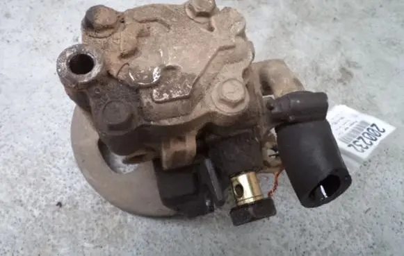 Nissan Serena Power steering pump