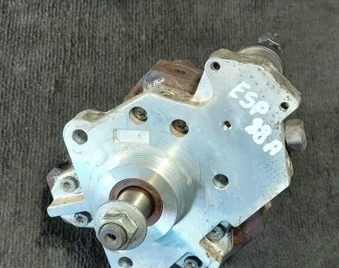Renault Espace IV Fuel injection high pressure pump 8200108225 H037472 6232647