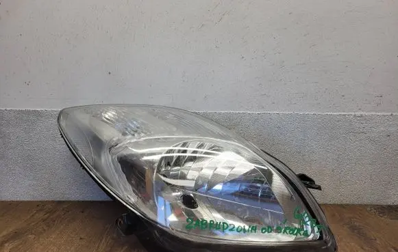 Toyota Yaris Headlight/headlamp 81130-0D330
