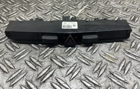 Opel Zafira B Hazard light switch 03758075