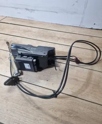 Mercedes-Benz E W211 Tailgate hydraulic pump motor A2118000435