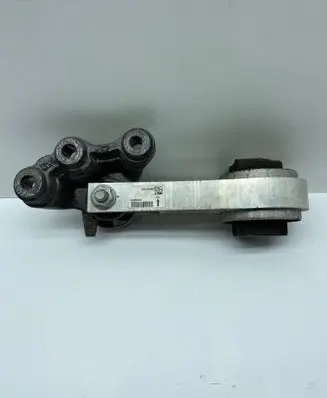 Chrysler Pacifica Engine mount bracket P68237968AD 68237968AD 68237968