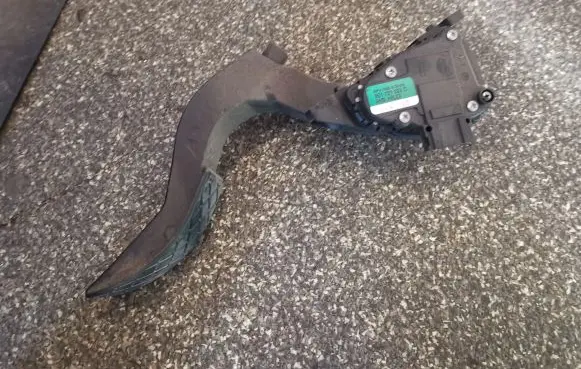 Audi A4 S4 B6 8E 8H Accelerator throttle pedal 8E1721523C
