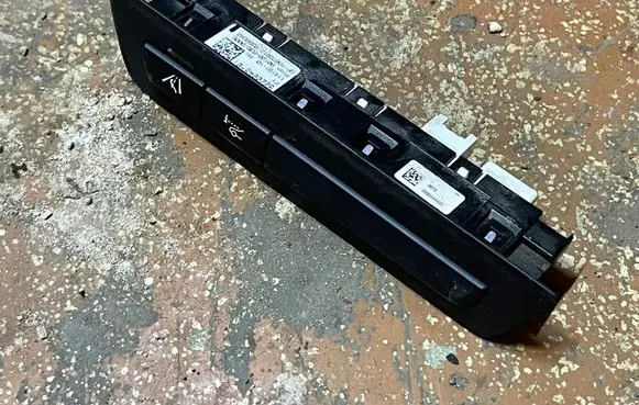 BMW 5 F10 F11 Other switches/knobs/shifts 9220048 11419110 901206390005