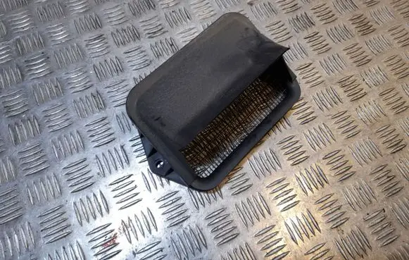 Audi Q3 8U Quarter panel pressure vent 5N0815479