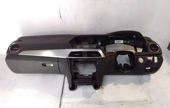 Mercedes-Benz C W204 Dashboard 2046805887