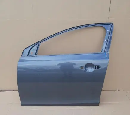 Volvo V40 Front door