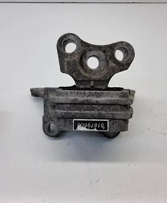 Alfa Romeo Giulietta Engine mount bracket 51879600
