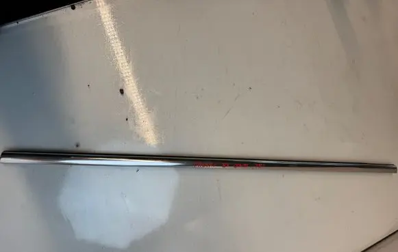 Volkswagen PASSAT B7 Rear door glass trim molding 32112