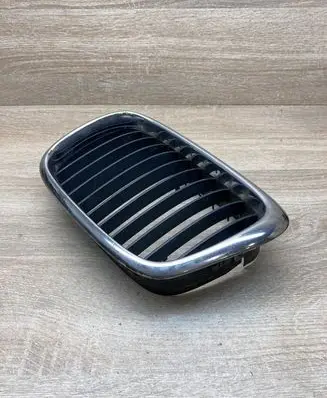 BMW 5 E39 Bonnet/hood grill 8159315 8184531