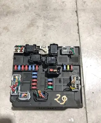 Renault Koleos I Fuse module 284B7JY00A 519222442