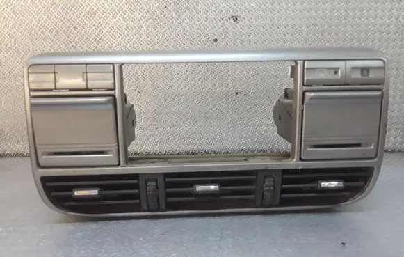 Nissan X-Trail T30 Dash center air vent grill 687508H900