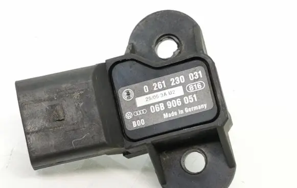 Audi A3 S3 A3 Sportback 8P Air pressure sensor 0261230031 06B906051