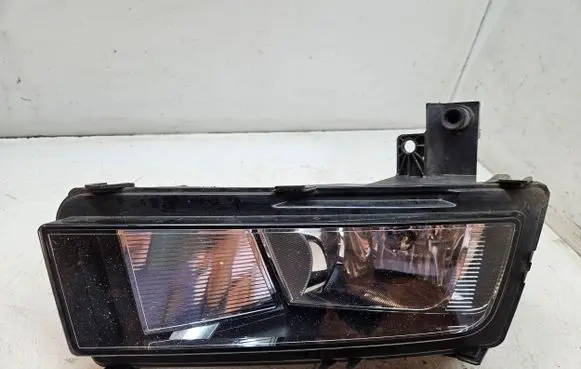 Volkswagen Touran III Front fog light 5TA941662