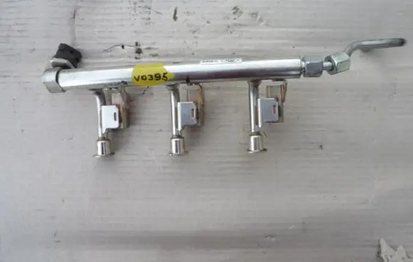 Ford Focus Fuel distributor CM5G9H487HA VD395