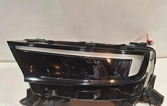 Opel Mokka B Headlight/headlamp 9834008280