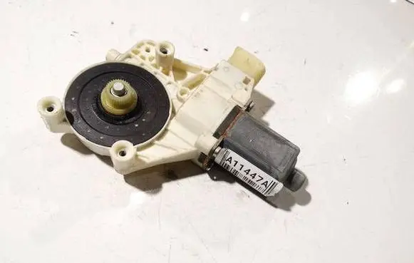 Ford Mondeo MK IV Front door window regulator motor 6M2114A389B