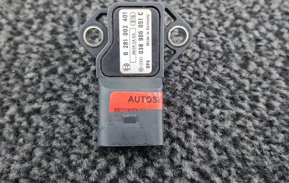 Audi A6 S6 C6 4F Air pressure sensor 038906051C 0281002401