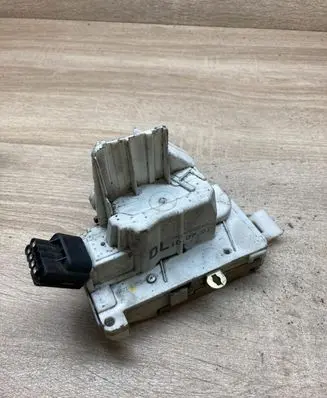 Ford Mondeo Mk III Rear door lock XS41A26413CG