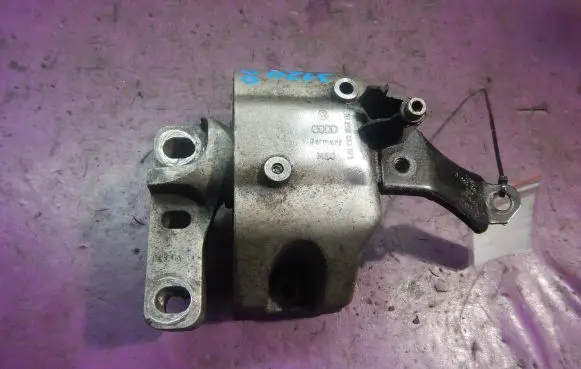 Skoda Octavia Mk1 (1U) Engine mount vacuum valve 1J0199262BF
