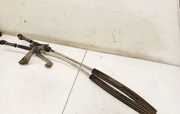 Seat Altea Gear shift cable linkage 1K0711265C
