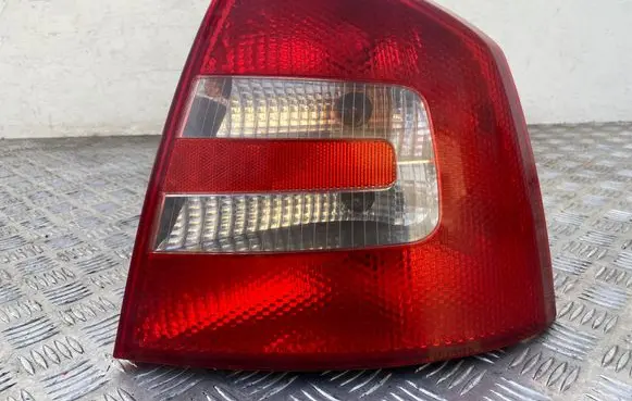 Skoda Octavia Mk2 (1Z) Rear/tail lights 1Z5945096A 1Z5945112A